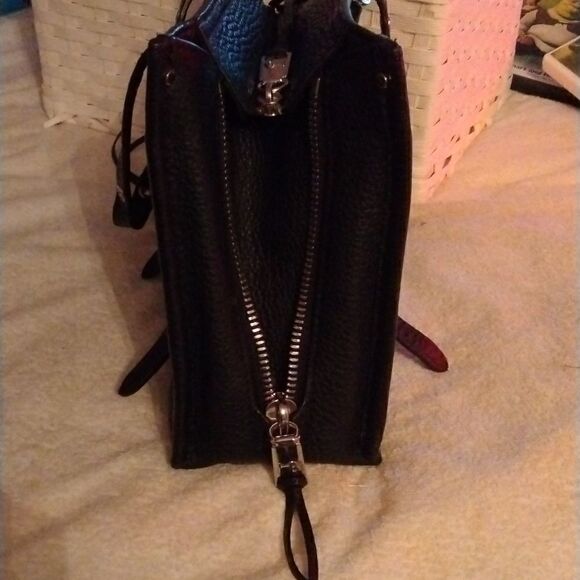 Henri Bendel   - Picture 7 of 13